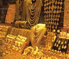 picture of gold jewelry