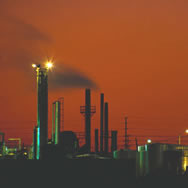 picture of oil refinery
