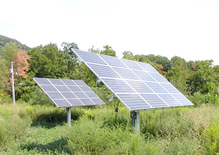 picture of solar panels on 2-axis tracking poles
